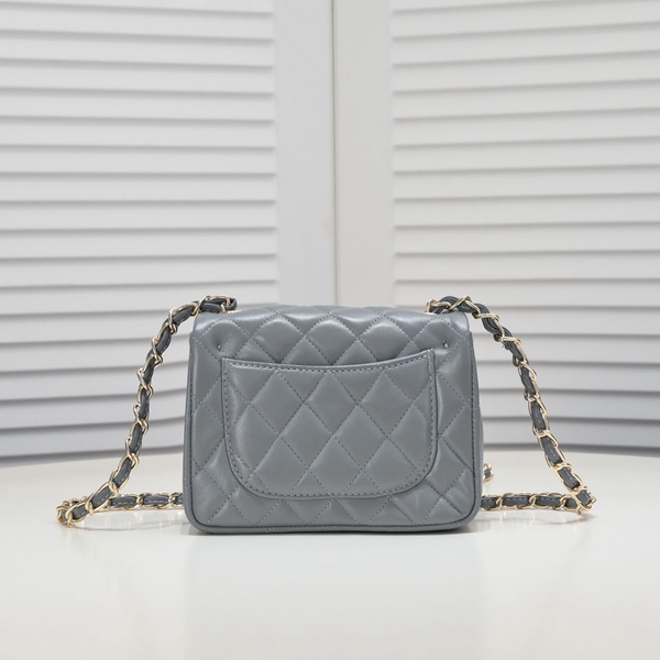 シャネルバッグ側面デザイン